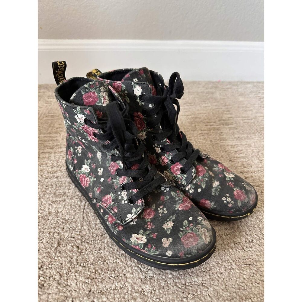 Dr. Martens Hackney Black Rose Canvas Lace Up Sneaker Womens Size 7 Grunge Goth